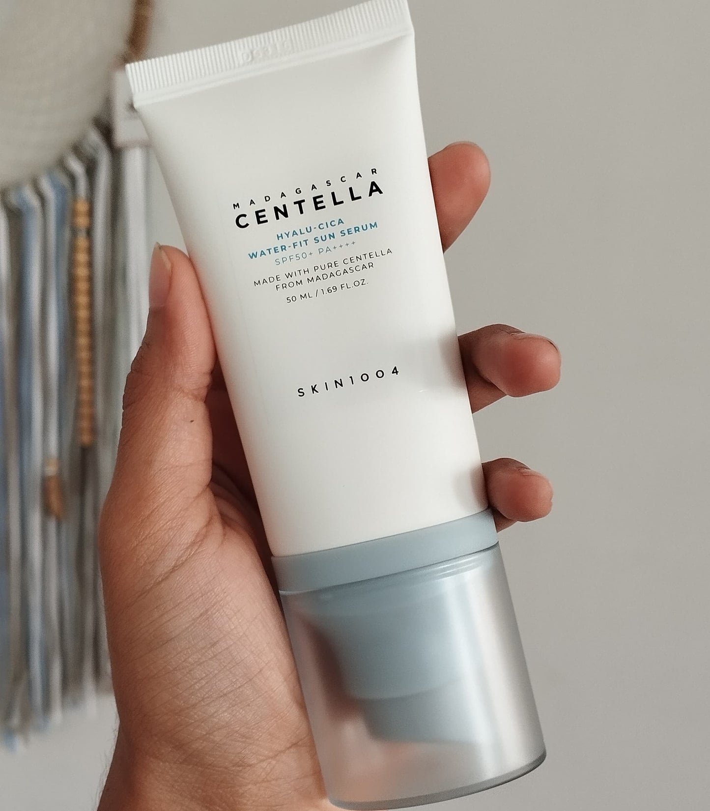 SKIN 1004 - Protector Solar con Sérum Madagascar Centella Hyalu-Cica Water-Fit Sun Serum